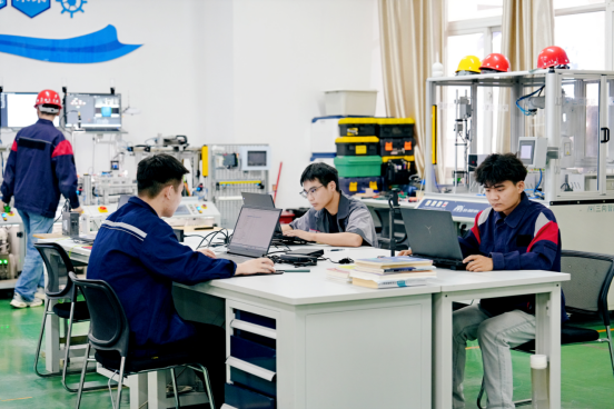 探访新乡职业技术学院 解码产教融合如何铸就“技能新职”品牌